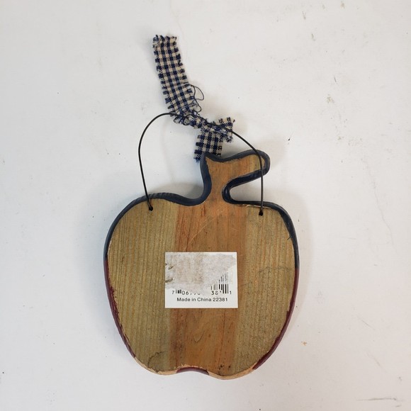 Vintage Y2K Wooden Patriotic Christmas Ornament Apple Flag USA Folk Art Style - Picture 2 of 3
